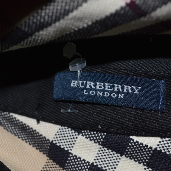 💋Burberry ONE OF A KIND Super Cute Bonnet Hat - Picture 3 of 9